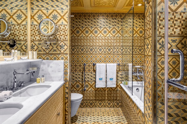 Uniworld Boutique S.S. Sphinx Suite 0.jpg